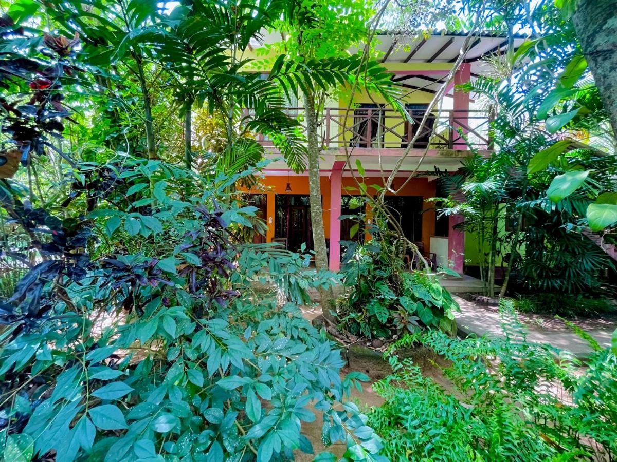 Gangadiya Lodge سيغيرِيا المظهر الخارجي الصورة