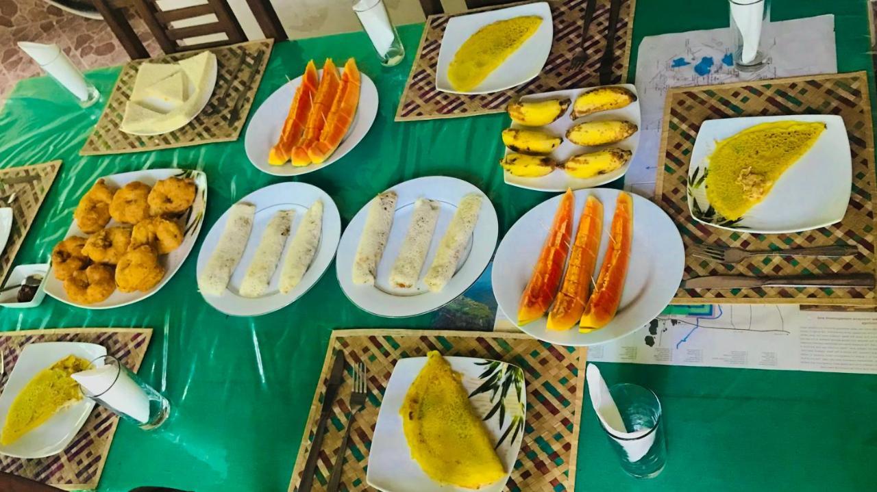 Gangadiya Lodge سيغيرِيا المظهر الخارجي الصورة
